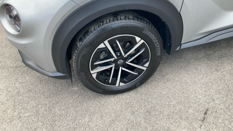 Nissan Juke 1.0 DiG-T N-Connecta 5dr Petrol Hatchback